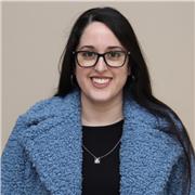 Soy profesora de Lengua y Literatura y ofrezco clases de esta disciplina para Enseñanza Media y PTU